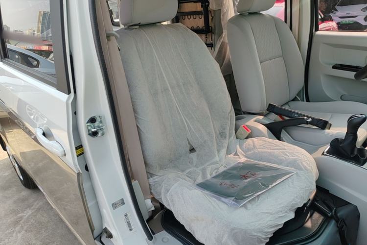 Used Jinbei New Hiace X30L 2021 1.5L Wealth Edition Bus Non-Air-Conditioned China VI Standard SWC15M Right Front Seat