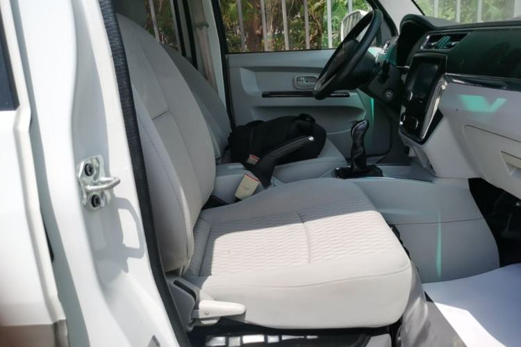Used Jinbei New Hiace X30L 2021 1.5L Wealth Edition Bus Non-Air-Conditioned China VI Standard SWC15M Right Front Seat