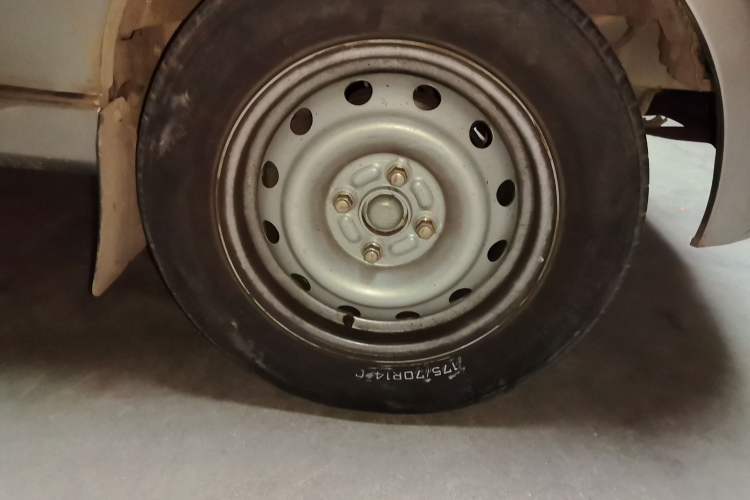 Used Jinbei New Hiace X30L 2021 1.5L Wealth Van Non-Air-Conditioned Version China VI Standard SWC15M Right Front Wheel Hub
