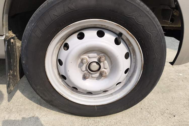 Used Jinbei New Hiace X30L 2021 1.5L Wealth Central Air Conditioning Version Coach China VI Standard SWC15M Right Front Wheel Hub