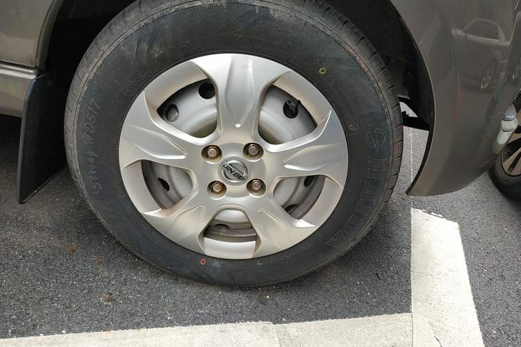Used Jinbei New Hiace X30L 2021 1.5L Wealth Central Air Conditioning Version Coach China VI Standard SWC15M Right Front Wheel Hub
