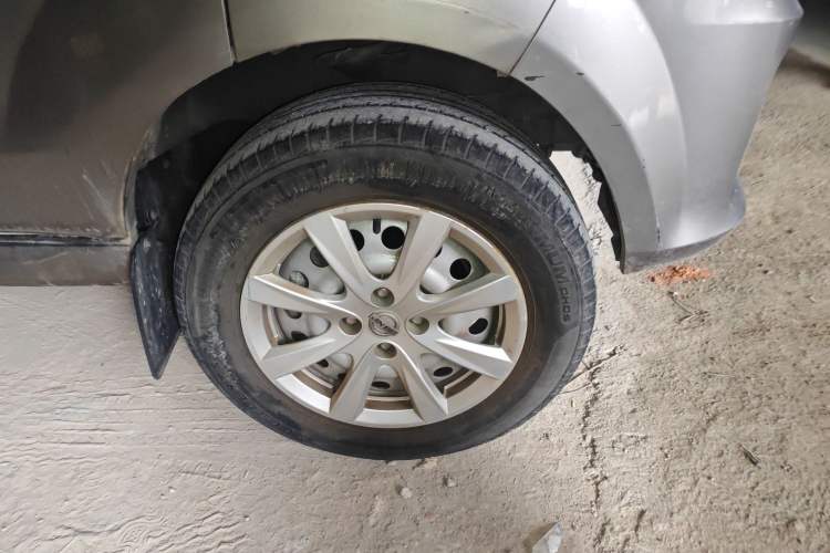 Used Jinbei New Hiace X30L 2021 1.5L Business-Grade Bus Non-Air-Conditioned Version China VI Standard SWC15M Right Front Wheel Hub