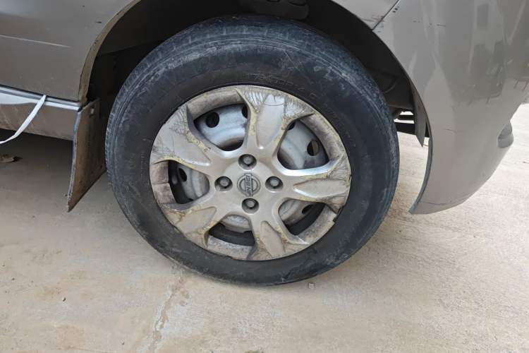 Used Jinbei New Hiace X30L 2021 1.5L Wealth Edition Bus Non-Air-Conditioned China VI Standard SWC15M Right Front Wheel Hub
