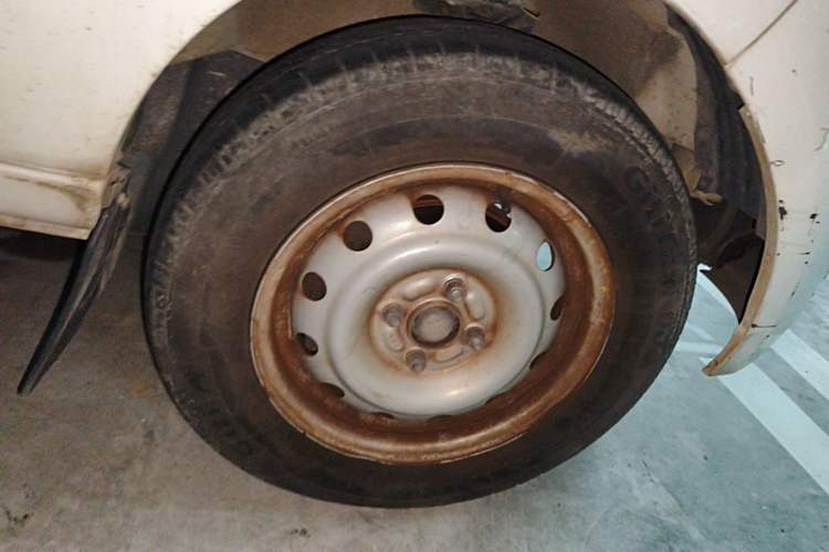 Used Jinbei New Hiace X30L 2021 1.5L Wealth Central Air Conditioning Edition Van China VI Standard SWC15M Right Front Wheel Hub
