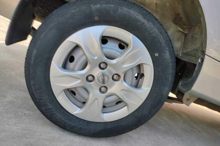 Used Jinbei New Hiace X30L 2021 1.5L Wealth Edition Bus Non-Air-Conditioned China VI Standard SWC15M Right Rear Wheel Hub