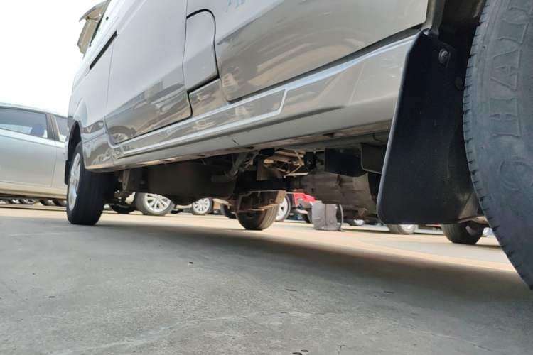 Used Jinbei New Hiace X30L 2021 1.5L Wealth Edition Bus Non-Air-Conditioned China VI Standard SWC15M Right Side Sill