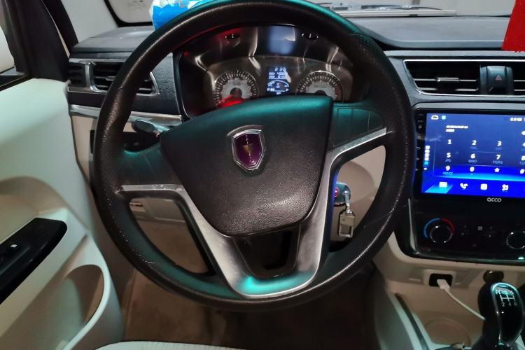 Used Jinbei New Hiace X30L 2021 1.5L Wealth Van Non-Air-Conditioned Version China VI Standard SWC15M Steering Wheel