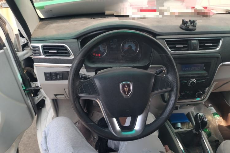 Used Jinbei New Hiace X30L 2021 1.5L Wealth Van Non-Air-Conditioned Version China VI Standard SWC15M Steering Wheel