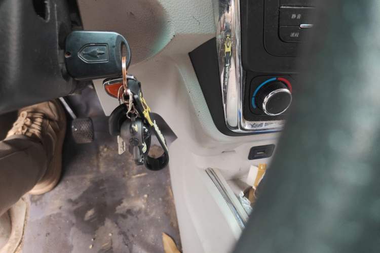 Used Jinbei New Hiace X30L 2021 1.5L Wealth Van Non-Air-Conditioned Version China VI Standard SWC15M Vehicle Key