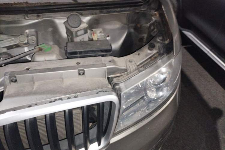 Used Jinbei New Hiace X30L 2021 1.5L Wealth Central Air Conditioning Edition Van China VI Standard SWC15M Engine Bay Left