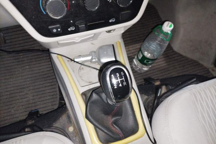 Used Jinbei New Hiace X30L 2021 1.5L Wealth Central Air Conditioning Edition Van China VI Standard SWC15M Gear Lever