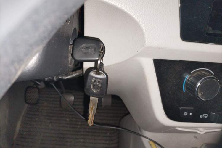Used Jinbei New Hiace X30L 2021 1.5L Wealth Central Air Conditioning Edition Van China VI Standard SWC15M Vehicle Key