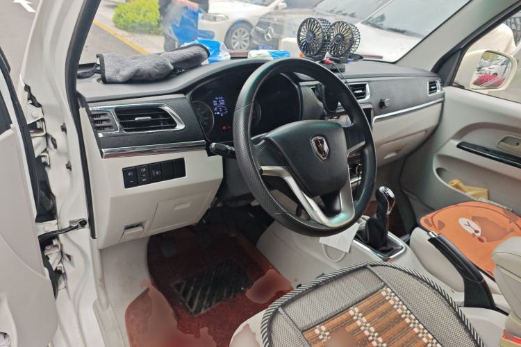 Used Jinbei New Hiace X30L 2022 1.5L Super Enjoyment Edition Air-Conditioning-Free Van China VI Standard SWC15M Center Console