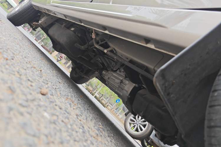Used Jinbei New Hiace X30L 2022 1.5L Wealth Edition Non-Air-Conditioned Bus China VI Standard SWC15M Chassis Front Right