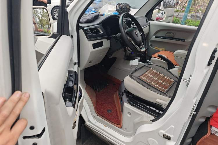 Used Jinbei New Hiace X30L 2022 1.5L Super Enjoyment Edition Air-Conditioning-Free Van China VI Standard SWC15M Driver Seat