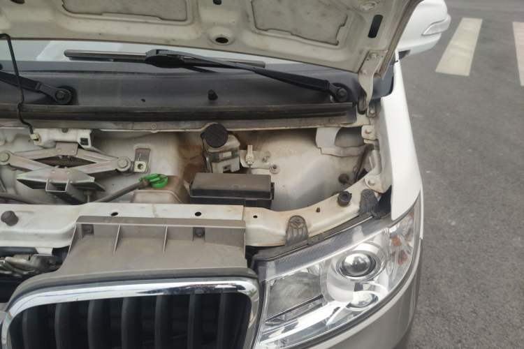 Used Jinbei New Hiace X30L  Engine Bay Left