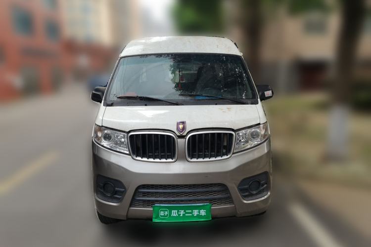 Used Jinbei New Hiace X30L 2022 1.5L Super Enjoyment Edition Air-Conditioning-Free Van China VI Standard SWC15M Front