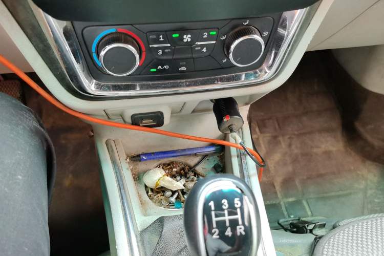 Used Jinbei New Hiace X30L 2022 1.5L Wealth Edition Air-Conditioning-Free Van China VI Standard SWC15M Gear Lever
