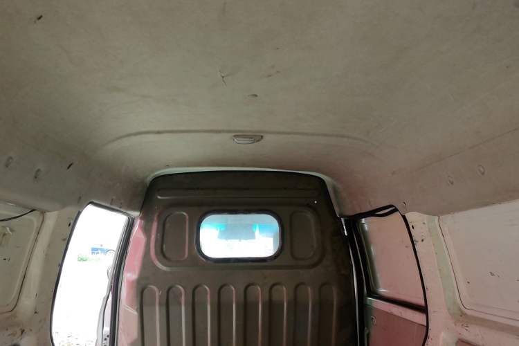 Used Jinbei New Hiace X30L 2022 1.5L Wealth Edition Air-Conditioning-Free Van China VI Standard SWC15M Headliner