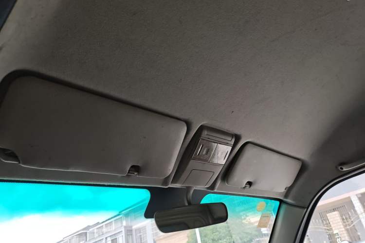 Used Jinbei New Hiace X30L 2022 1.5L Wealth Edition Air-Conditioning-Free Van China VI Standard SWC15M Headliner