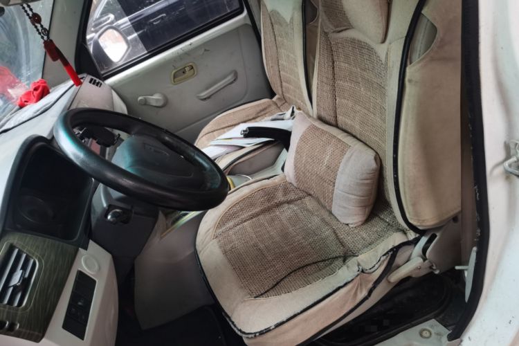 Used Jinbei New Hiace X30L 2022 1.5L Super Enjoyment Edition Air-Conditioning-Free Van China VI Standard SWC15M Left Front Seat
