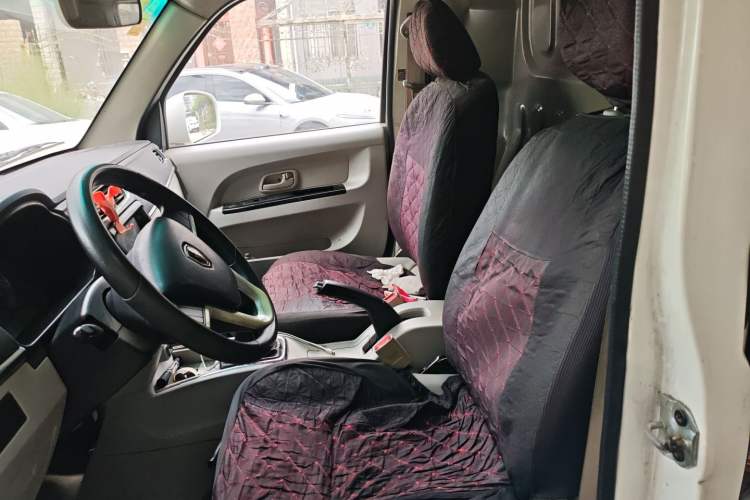 Used Jinbei New Hiace X30L 2022 1.5L Wealth Edition Air-Conditioning-Free Van China VI Standard SWC15M Left Front Seat