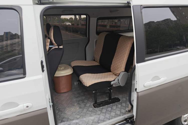 Used Jinbei New Hiace X30L 2022 1.5L Wealth Edition Non-Air-Conditioned Bus China VI Standard SWC15M Left Rear Seat