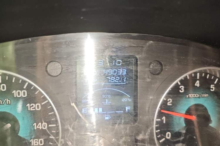 Used Jinbei New Hiace X30L 2022 1.5L Wealth Edition Air-Conditioning-Free Van China VI Standard SWC15M Odometer Close Up