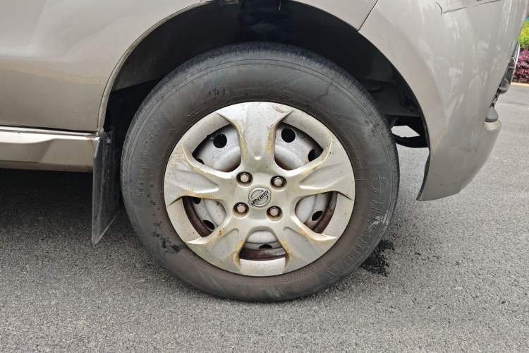 Used Jinbei New Hiace X30L 2022 1.5L Super Enjoyment Edition Air-Conditioning-Free Van China VI Standard SWC15M Right Front Wheel Hub