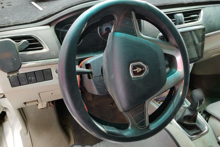 Used Jinbei New Hiace X30L 2022 1.5L Wealth Edition Air-Conditioning-Free Van China VI Standard SWC15M Steering Wheel