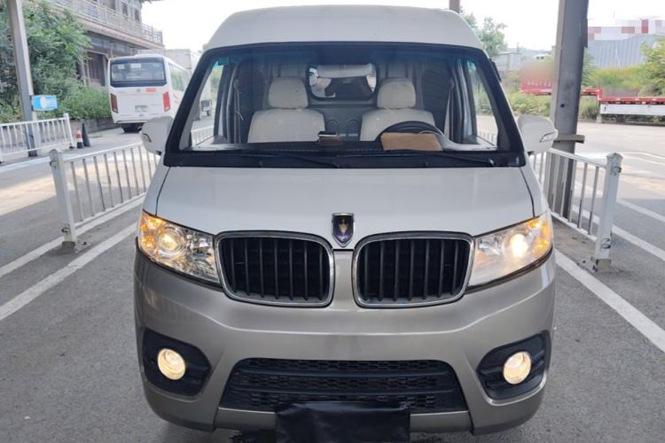 Used Jinbei New Hiace X30L 2022 1.5L Wealth Edition Air-Conditioning-Free Van China VI Standard SWC15M Front