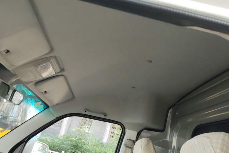 Used Jinbei New Hiace X30L 2022 1.5L Wealth Edition Air-Conditioning-Free Van China VI Standard SWC15M Headliner