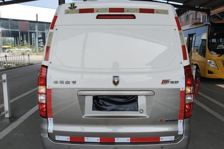 Used Jinbei New Hiace X30L 2022 1.5L Wealth Edition Air-Conditioning-Free Van China VI Standard SWC15M Rear