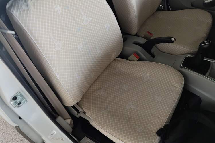 Used Jinbei New Hiace X30L 2022 1.5L Wealth Edition Air-Conditioning-Free Van China VI Standard SWC15M Right Front Seat
