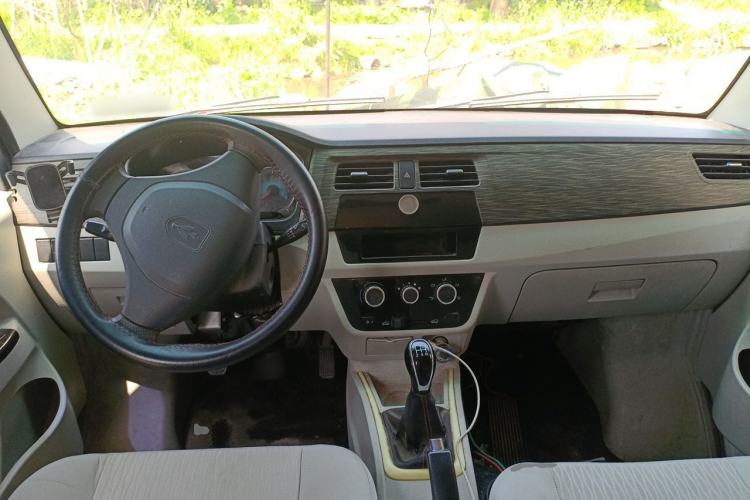 Used Jinbei New Hiace X30L 2022 1.5L Luxury Central Air-Conditioned Coach China VI Standard SWC15M Center Console