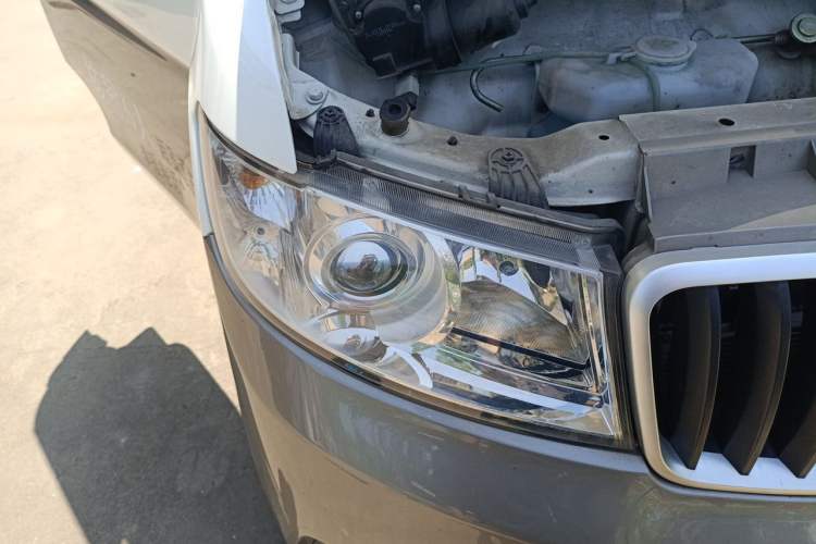 Used Jinbei New Hiace X30L 2022 1.5L Luxury Central Air-Conditioned Coach China VI Standard SWC15M Engine Bay Right