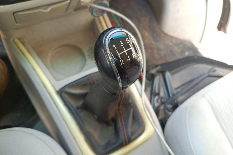 Used Jinbei New Hiace X30L 2022 1.5L Luxury Central Air-Conditioned Coach China VI Standard SWC15M Gear Lever
