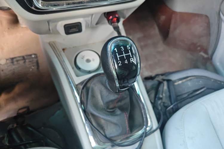 Used Jinbei New Hiace X30L 2022 1.5L Wealth Edition Non-Air-Conditioned Bus China VI Standard SWC15M Gear Lever