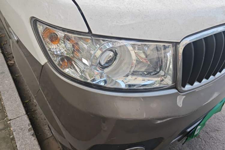 Used Jinbei New Hiace X30L 2022 1.5L Wealth Edition Non-Air-Conditioned Bus China VI Standard SWC15M Right Front Headlight