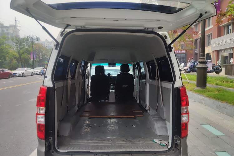 Used Jinbei New Hiace X30L 2022 1.5L Super-Comfort Edition Air-Conditioning-Free Bus China VI Standard SWC15M Trunk