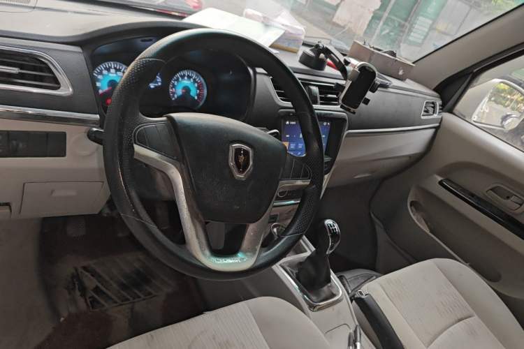 Used Jinbei New Hiace X30L 2022 1.5L Wealth Edition Non-Air-Conditioned Bus China VI Standard SWC15M Center Console