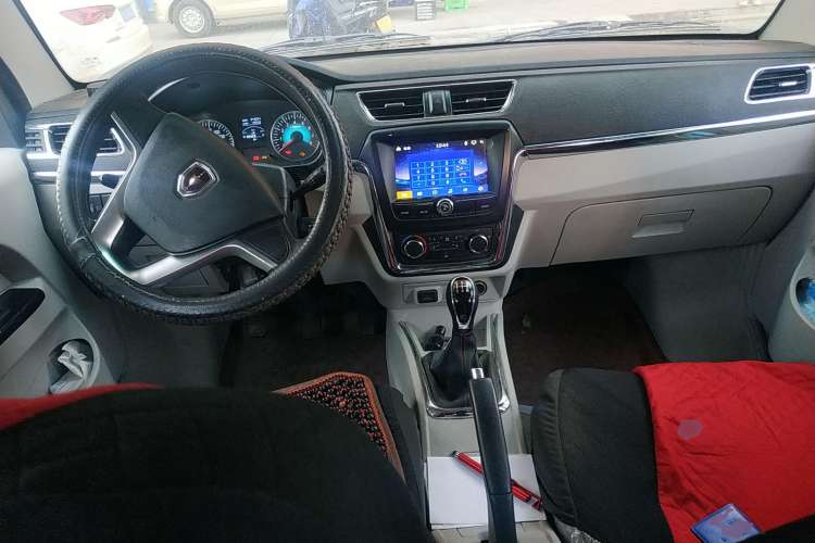Used Jinbei New Hiace X30L 2022 1.5L Wealth Edition Non-Air-Conditioned Bus China VI Standard SWC15M Center Console