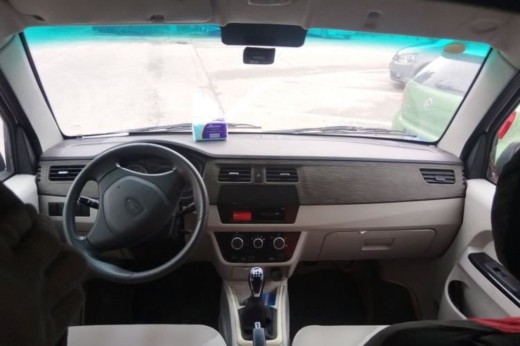 Used Jinbei New Hiace X30L 2022 1.5L Super-Comfort Edition Air-Conditioning-Free Bus China VI Standard SWC15M Center Console