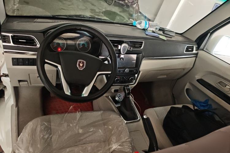 Used Jinbei New Hiace X30L 2022 1.5L Wealth Edition Non-Air-Conditioned Bus China VI Standard SWC15M Center Console