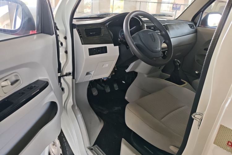 Used Jinbei New Hiace X30L 2022 1.5L Super Enjoyment Edition Air-Conditioning-Free Van China VI Standard SWC15M Driver Seat