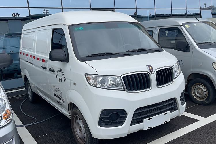 Used Jinbei New Hiace X30L 2022 1.5L Super Enjoyment Edition Air-Conditioning-Free Van China VI Standard SWC15M Exterior 2