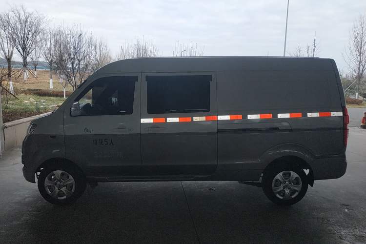 Used Jinbei New Hiace X30L 2022 1.5L Wealth Edition Air-Conditioning-Free Van China VI Standard SWC15M Exterior 3
