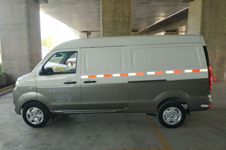 Used Jinbei New Hiace X30L 2022 1.5L Super Enjoyment Edition Air-Conditioning-Free Van China VI Standard SWC15M Exterior 3