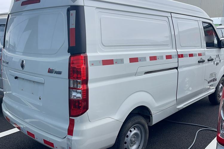 Used Jinbei New Hiace X30L 2022 1.5L Super Enjoyment Edition Air-Conditioning-Free Van China VI Standard SWC15M Exterior 3