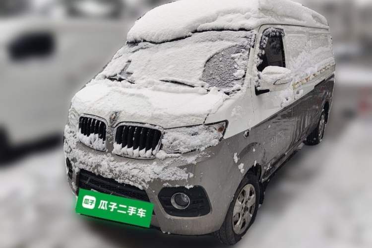 Used Jinbei New Hiace X30L 2022 1.5L Wealth Edition Air-Conditioning-Free Van China VI Standard SWC15M Exterior 5